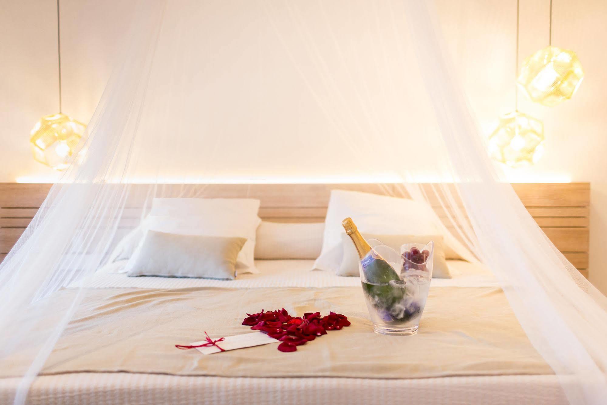 Gatzara Suites Santa Gertrudis Santa Gertrudis  Bagian luar foto