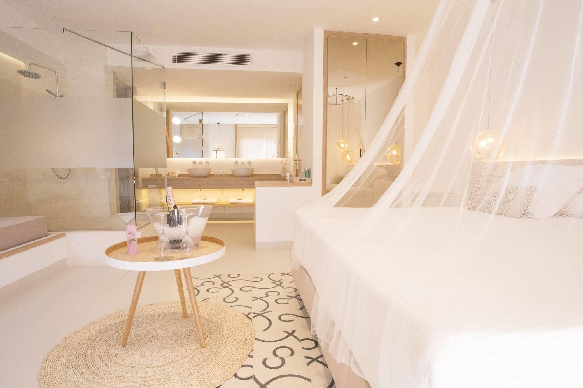 Gatzara Suites Santa Gertrudis Santa Gertrudis  Bagian luar foto